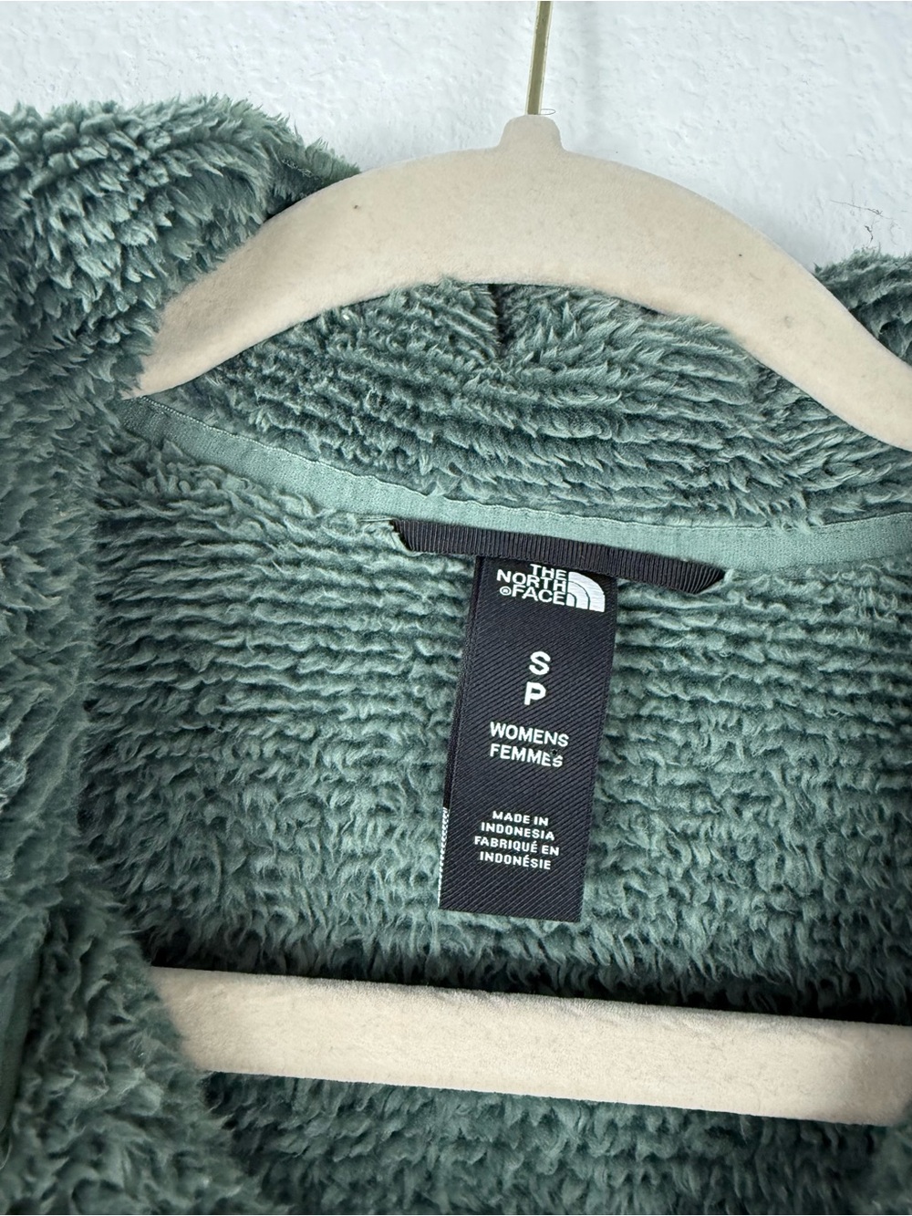 The North Face Women's Green Faux Fur Fleece Jacket size S - Picture 6 of 10